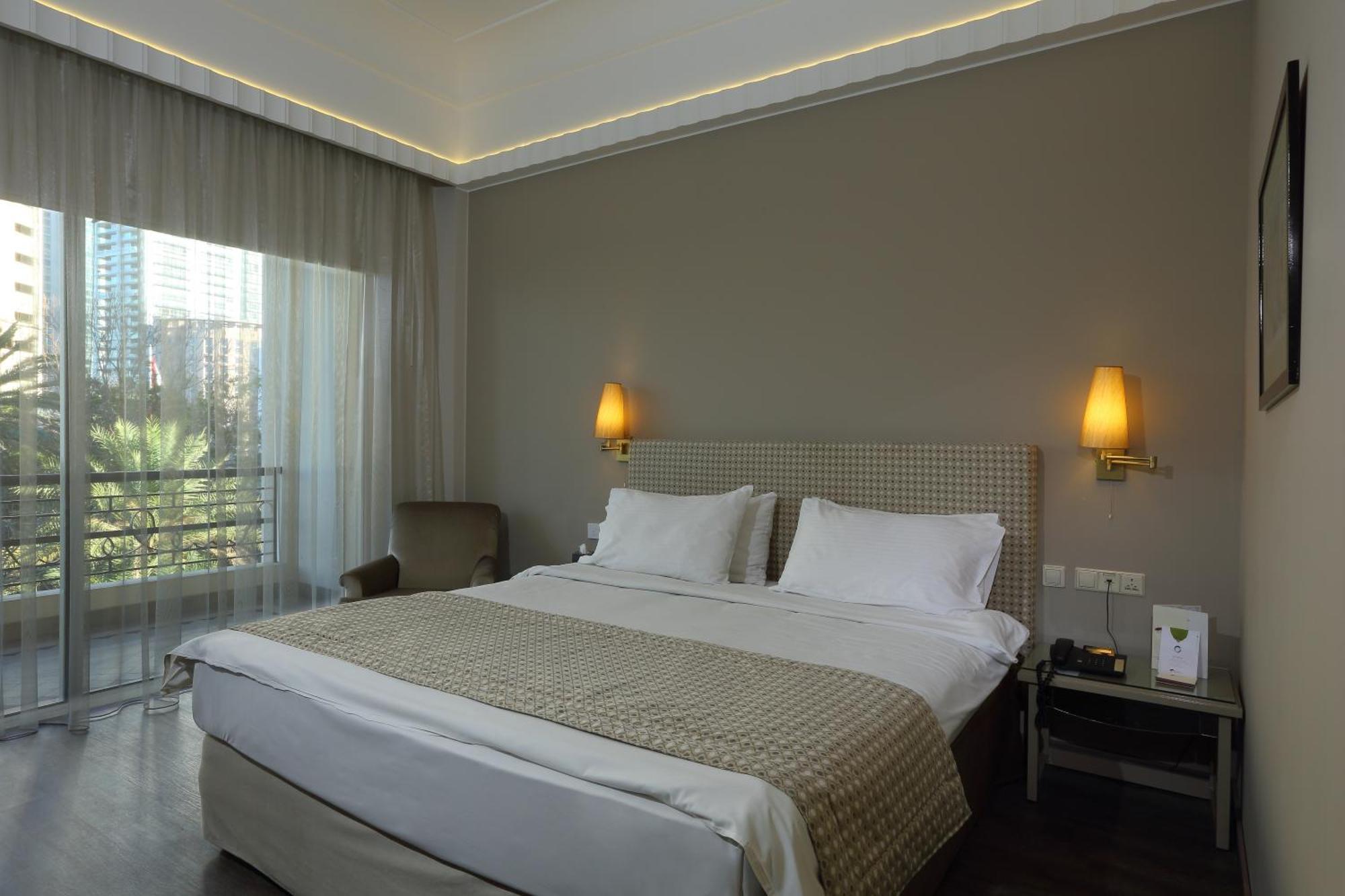 Warwick Palm Beach Hotel เบรุต ภายนอก รูปภาพ